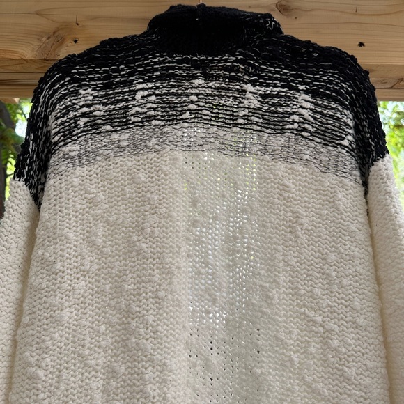Anthropologie NWOT Akemi + Kin Black White Ombré Chunky Knit Cardigan - Picture 9 of 16